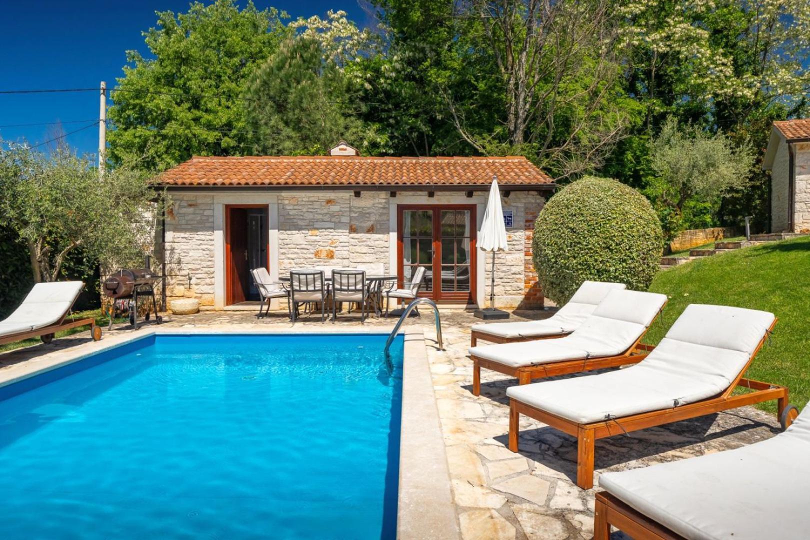 Rustic Villa Cehici With Pool In Sveti Lovrec Jehnici Екстериор снимка
