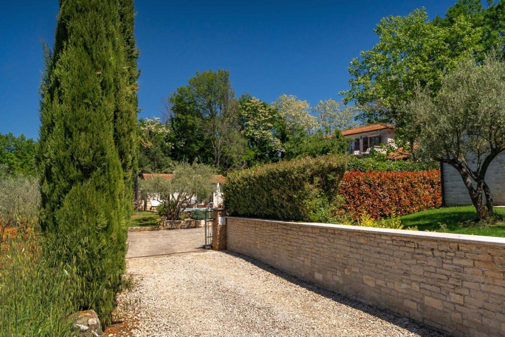 Rustic Villa Cehici With Pool In Sveti Lovrec Jehnici Екстериор снимка